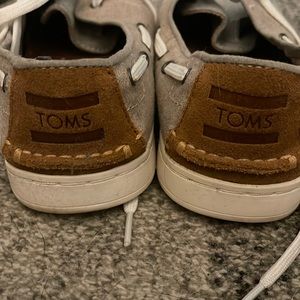 Toms boat shoes size 8.5